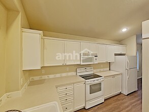 13269 SE Piper Dr in Happy Valley, OR - Building Photo - Building Photo