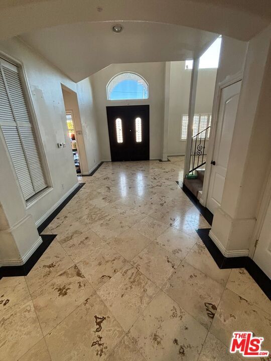 2600 W Picadilly Way in Anaheim, CA - Building Photo - Building Photo