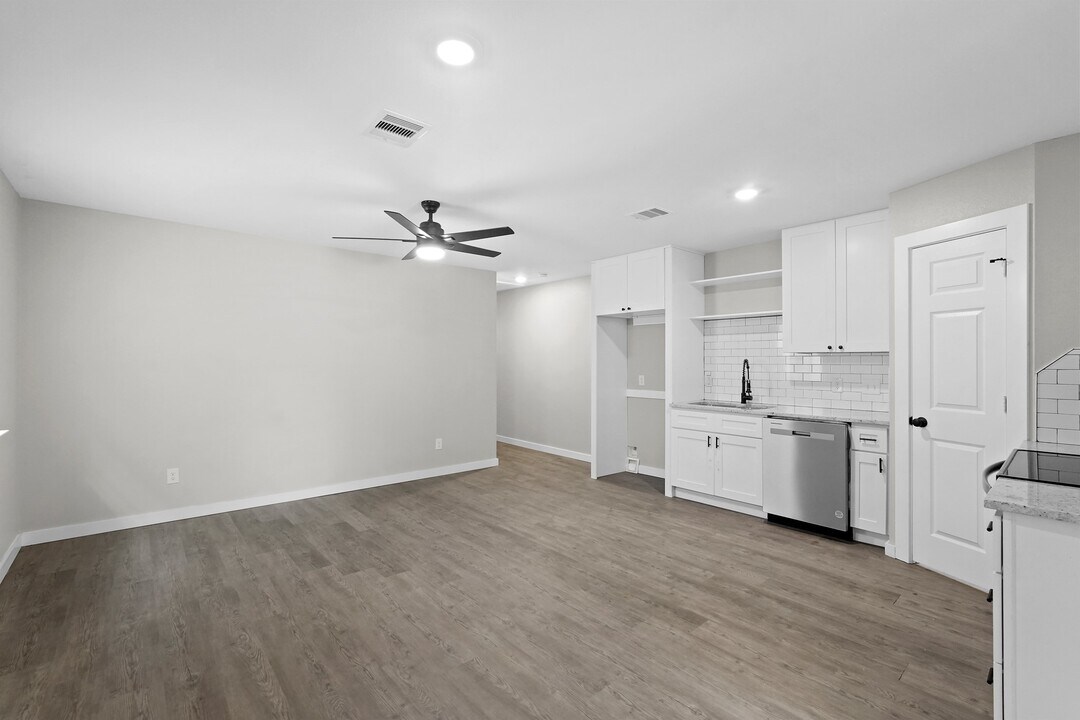 6121 Ridgemont St in Houston, TX - Building Photo