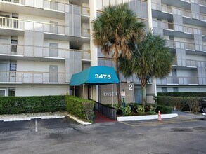 3475 N Country Club Dr in Miami, FL - Foto de edificio - Building Photo