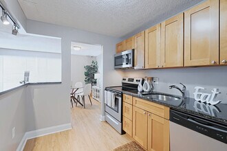 The Flats At Fox Hill in Monroeville, PA - Foto de edificio - Building Photo