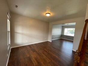 435 W Regatta Ln in Stansbury Park, UT - Building Photo - Building Photo
