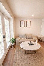 7209 Carriage Hill Dr, Unit Lower Level in Laurel, MD - Foto de edificio - Building Photo