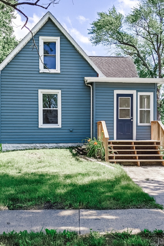 221 W Porter Ave in Chesterton, IN - Building Photo - Building Photo
