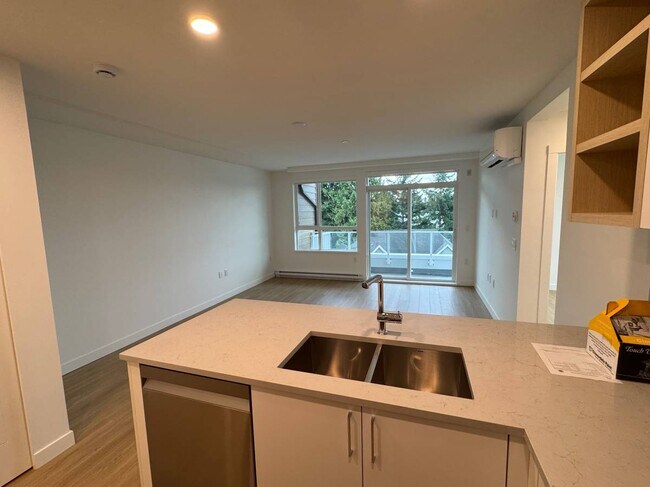 723 Grover Av in Coquitlam, BC - Building Photo - Building Photo