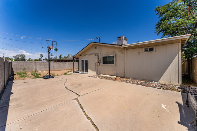 1345 E Orange St. in Tempe, AZ - Foto de edificio - Building Photo