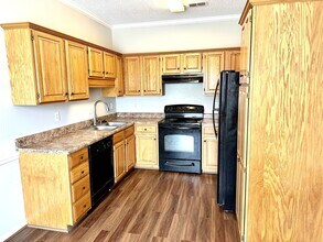 148 Chase Creek Cir in Pelham, AL - Building Photo - Building Photo
