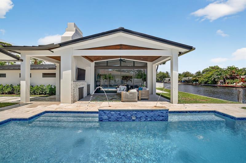 2157 Coral Gardens Dr in Wilton Manors, FL - Building Photo