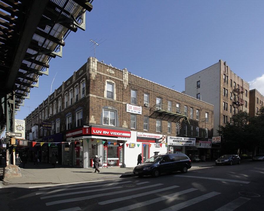 302 Brighton Beach Ave in Brooklyn, NY - Foto de edificio