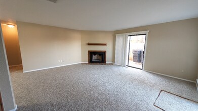 7126 NW 115th St in Oklahoma City, OK - Foto de edificio - Building Photo