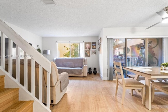 property at 6235 SW Kendale Lakes Cir