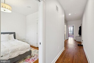 325 Wright St in Philadelphia, PA - Building Photo - Building Photo