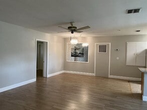 7903 Hyde Park Ave in North Port, FL - Building Photo - Building Photo