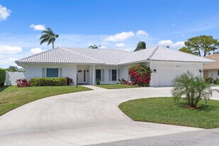 9010 Gardens Glen Cir in Palm Beach Gardens, FL - Building Photo