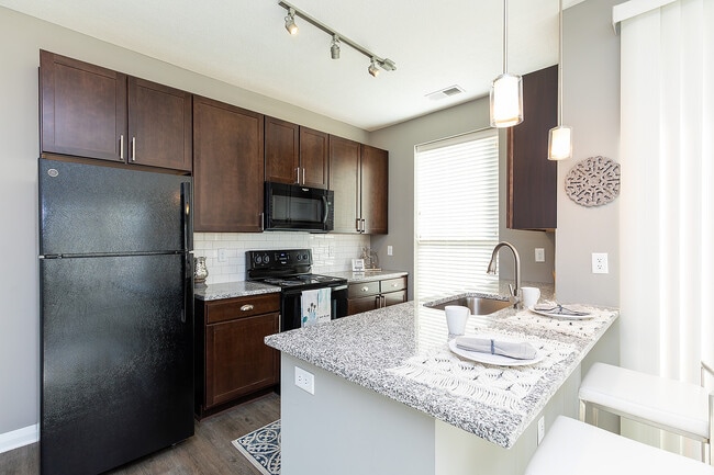 Tuller Flats in Dublin, OH - Building Photo - Building Photo