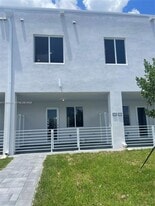 10300 NW 66th St in Doral, FL - Building Photo