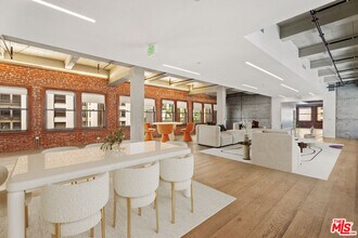 808 S Broadway in Los Angeles, CA - Building Photo - Building Photo