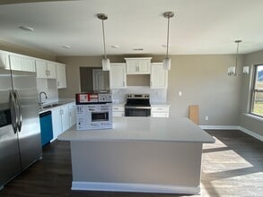 A NEW WALLS, MS BUILD YOU CAN'T MISS in Walls, MS - Building Photo - Building Photo