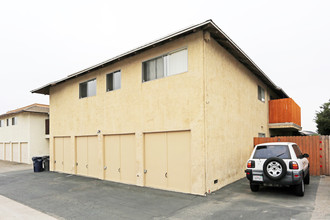 7320 Corsican Dr in Huntington Beach, CA - Building Photo - Building Photo