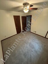 1501 Glenbrook Dr in Toledo, OH - Building Photo - Building Photo