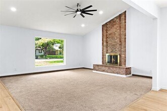 2925 Brookcrest Dr in Garland, TX - Building Photo - Building Photo