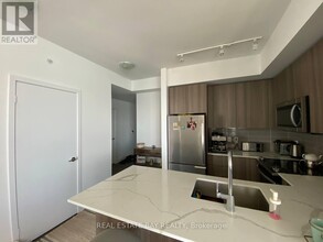 30-2830 Shore Breeze Dr in Toronto, ON - Building Photo - Building Photo