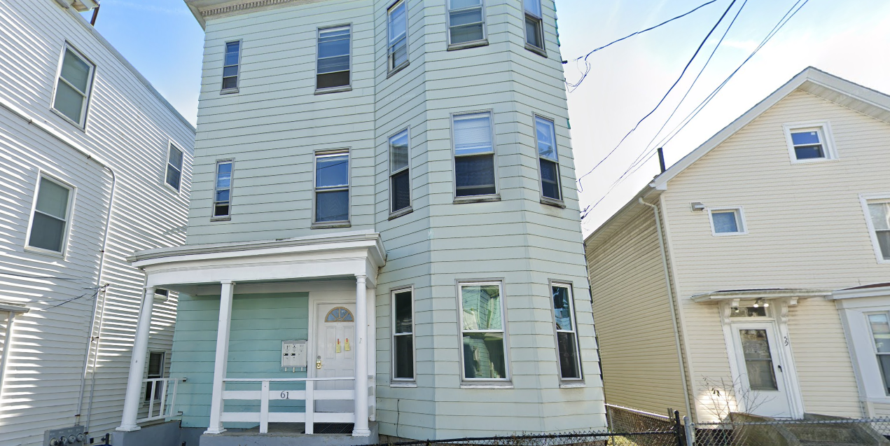 61 Crescent Ave, Unit 1 in Boston, MA - Foto de edificio