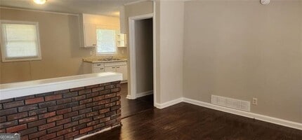 6007 Brookdale Ln SW in Mableton, GA - Building Photo - Building Photo