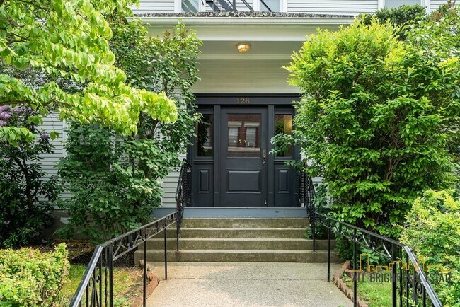 126 Englewood Ave, Unit 4 in Boston, MA - Building Photo - Building Photo