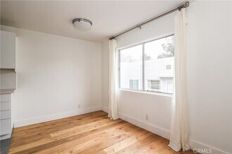 811 6th St, Unit 204 in Santa Monica, CA - Building Photo - Building Photo