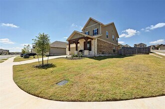 468 Purple Heart Dr in Mustang Ridge, TX - Building Photo - Building Photo