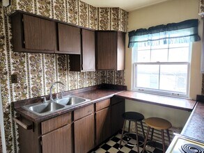 209 N 21st Ave E, Unit #2 in Duluth, MN - Building Photo - Building Photo