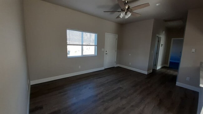 587 Oakwood Ln in Paradise, CA - Building Photo - Building Photo