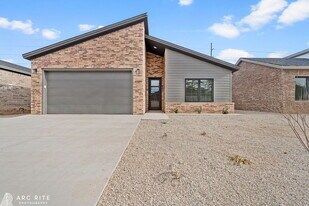 4529 22nd Pl in Lubbock, TX - Building Photo