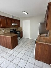 564 Georgetown St in Beaumont, TX - Building Photo - Building Photo