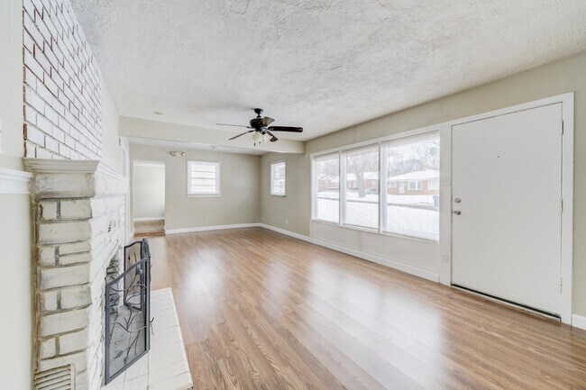 110 De Smet Dr in Florissant, MO - Building Photo - Building Photo