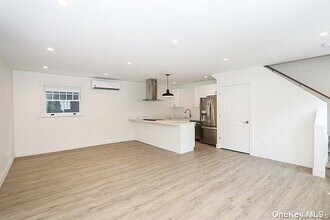 1415 Old Northern Blvd in Roslyn, NY - Building Photo - Building Photo