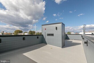 1617 Brown St in Philadelphia, PA - Building Photo - Building Photo