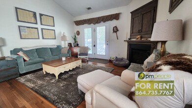 120 Pin Oak Ct in Easley, SC - Building Photo - Building Photo