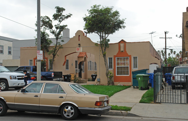 1735 6th Ave in Los Angeles, CA - Foto de edificio - Building Photo