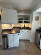 613 E Washington St in Oconomowoc, WI - Foto de edificio - Building Photo