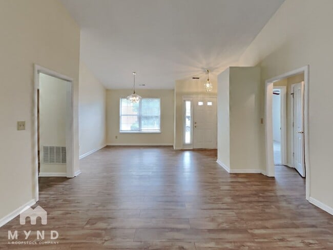 704 Treyburn Lakes Way in Indianapolis, IN - Building Photo - Building Photo