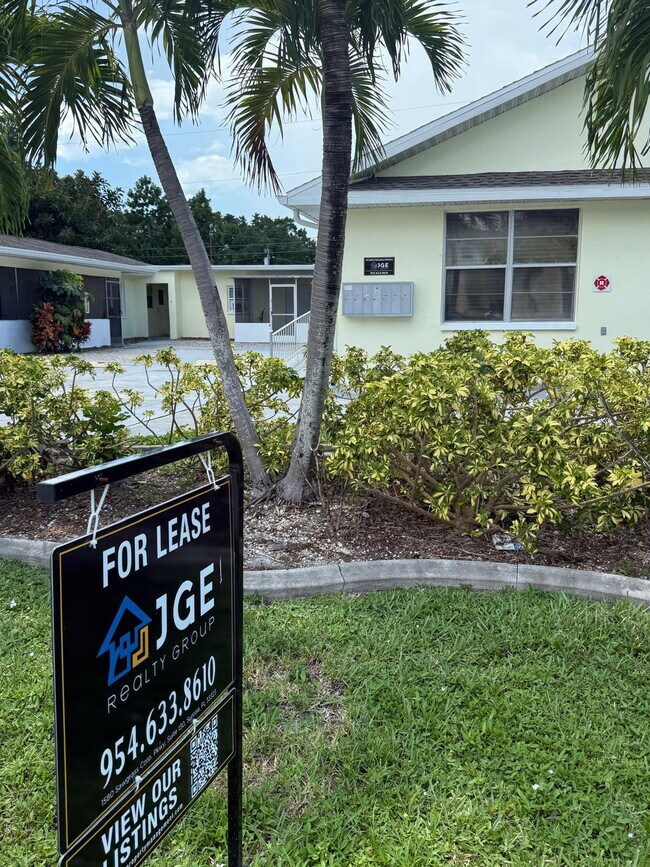4926 Vincennes Ct in Cape Coral, FL - Building Photo - Building Photo