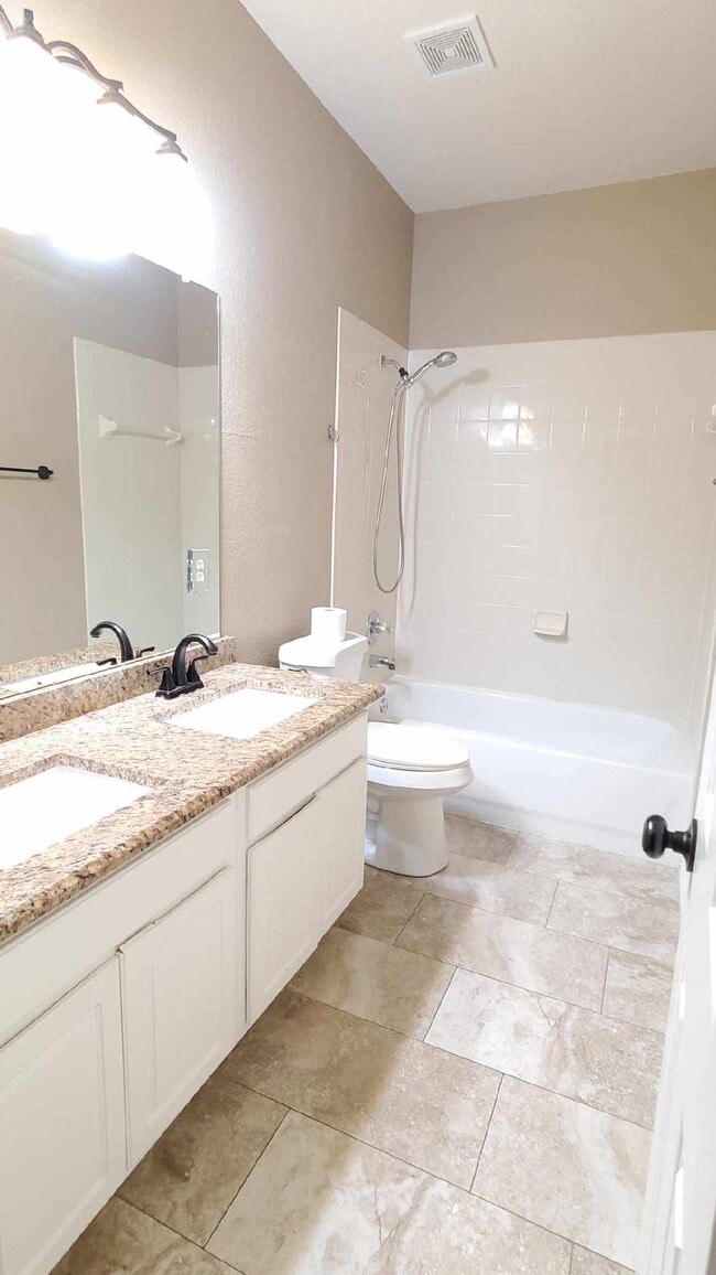 2401 Eaton Dr in McKinney, TX - Foto de edificio - Building Photo