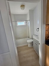 850 County St, Unit 3 in New Bedford, MA - Foto de edificio - Building Photo