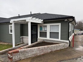 313 E Bernard Ave in Greeneville, TN - Building Photo