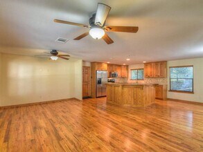 420 7th St in Marble Falls, TX - Building Photo - Building Photo