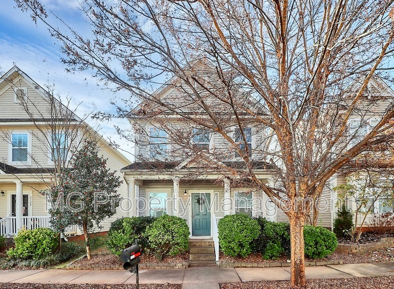 8116 Dumphries Dr in Huntersville, NC - Building Photo