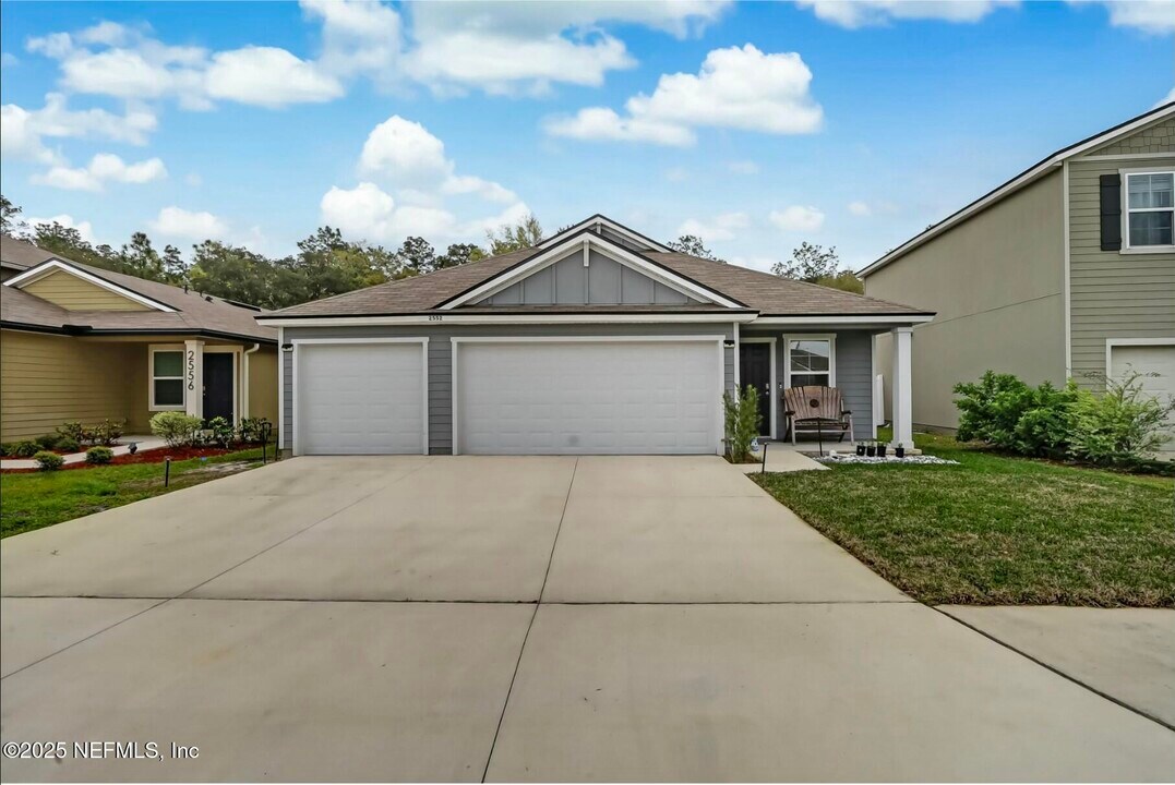 2552 Oak Stream Dr in Green Cove Springs, FL - Building Photo