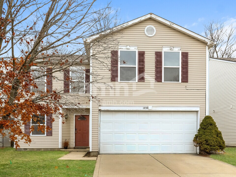 1939 Dutch Elm Dr in Indianapolis, IN - Building Photo